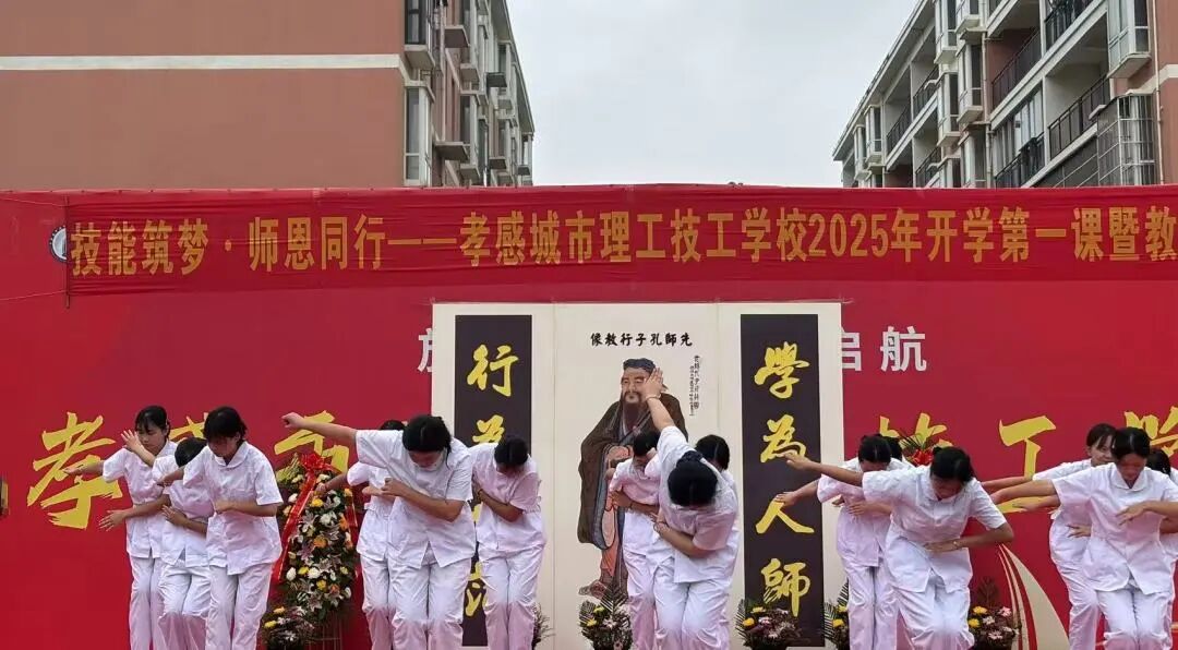 1758502491251688.jpg 4bb1382c989610ffb60596bd1a555f1b.jpg