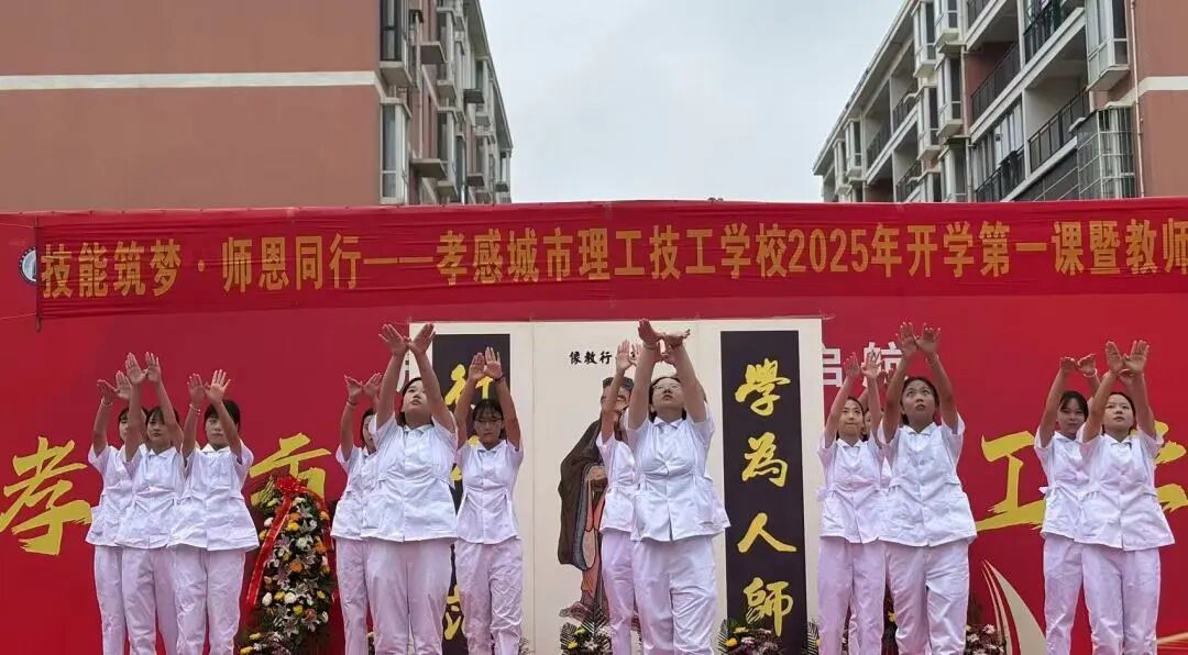 1758502498137810.jpg 1cea70e74ed9ec7ca5caa0a770d7d3da.jpg