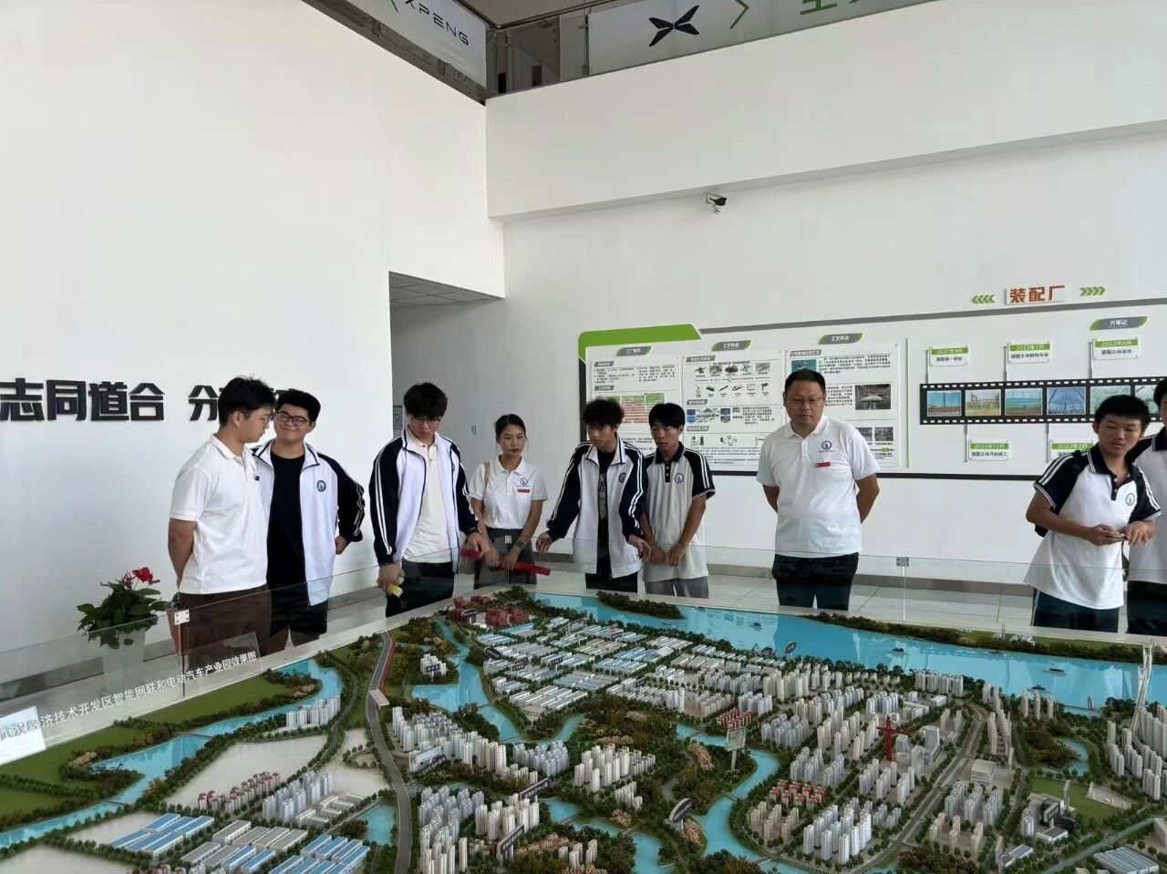 1758502954452478.jpg bb2ff47f1d272be8fa8593d27f7527ce.jpg